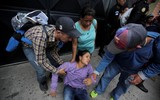 [ẢNH] Người di cư Honduras chạy trốn đói nghèo, ầm ầm đổ về biên giới Mỹ